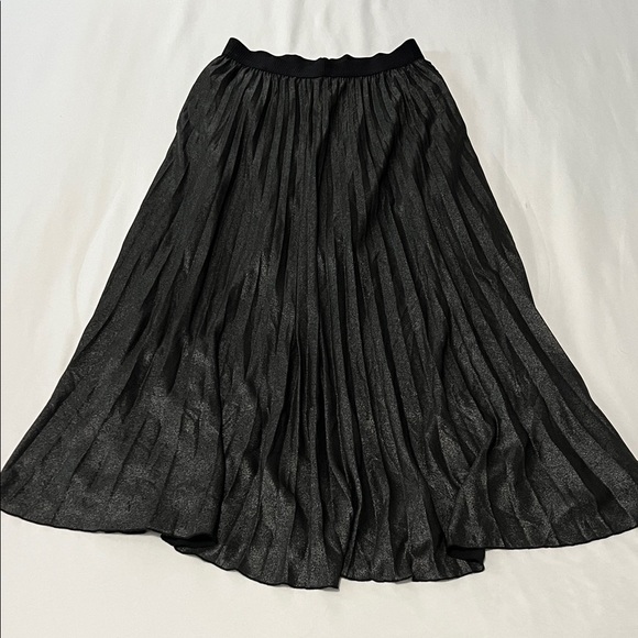H&M Dresses & Skirts - H&M Black Metallic Maxi Skirt w/ Mini Underskirt
